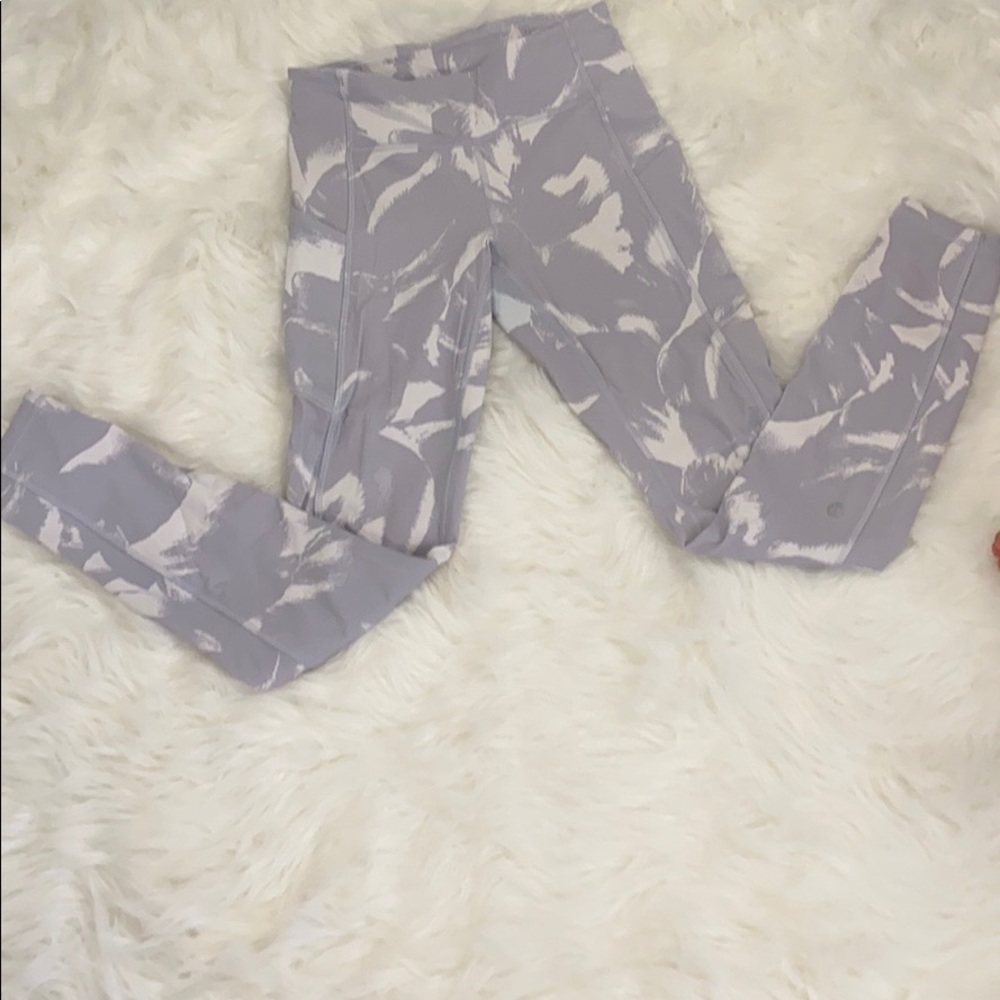 Lululemon mid-rise legging